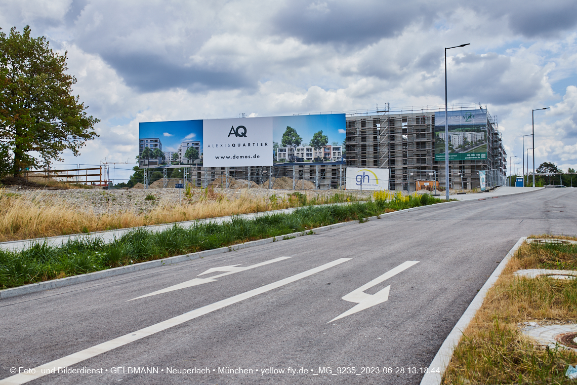 28.06.2023 - Baustelle Alexisquartier - neue DEMOS-Hinweisschilder 28.06.2023 - Baustelle Alexisquartier - neue DEMOS-Hinweisschilder
